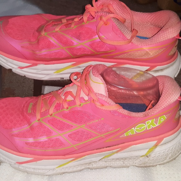 hoka shoes pink